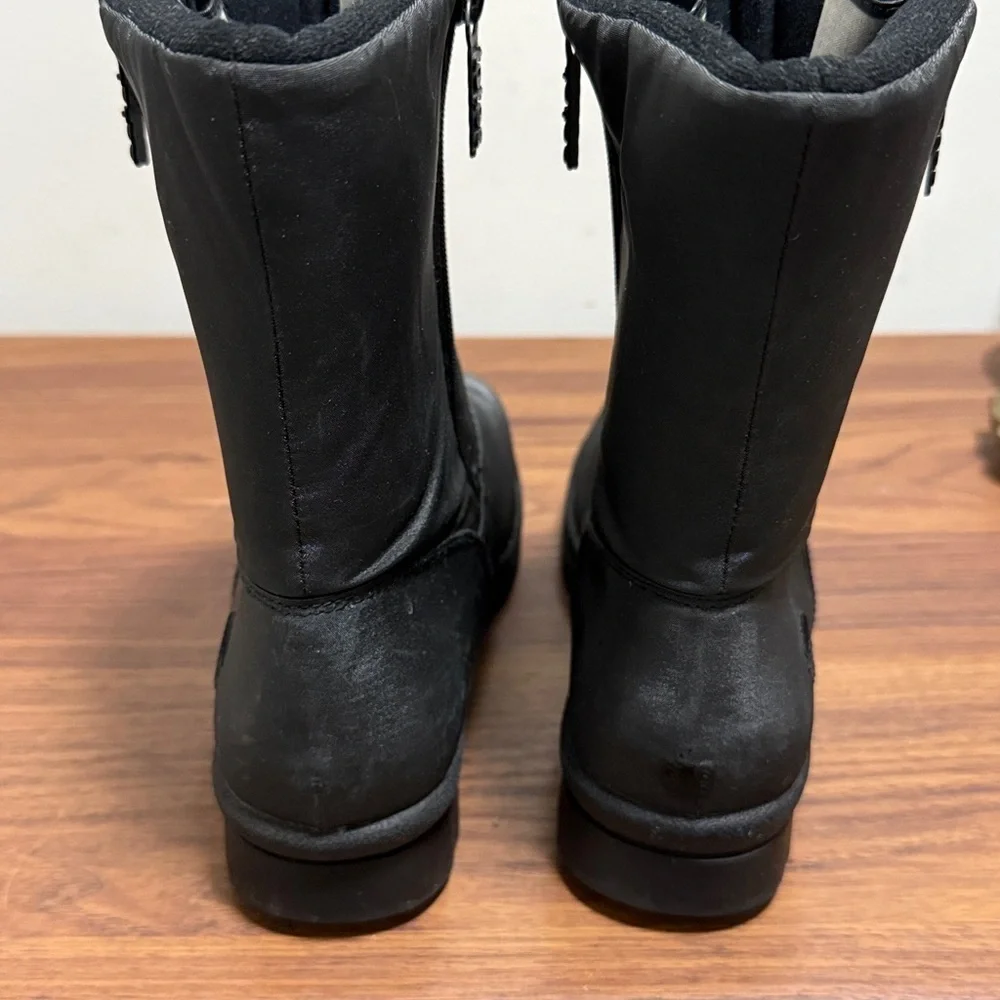 NWOT Totes Rosie All Weather Double Zipper Black Ankle Boots. Woman’s size 7.